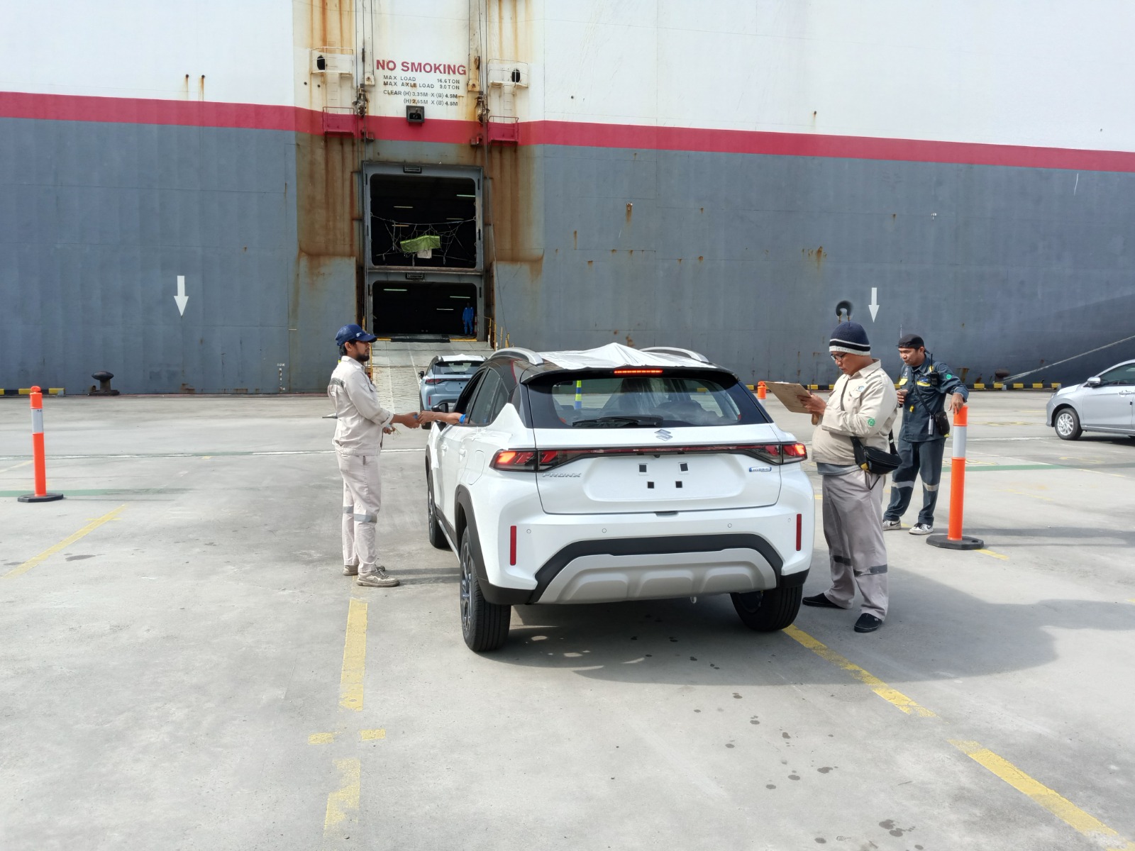 check cargo before loading from checkeer team 2